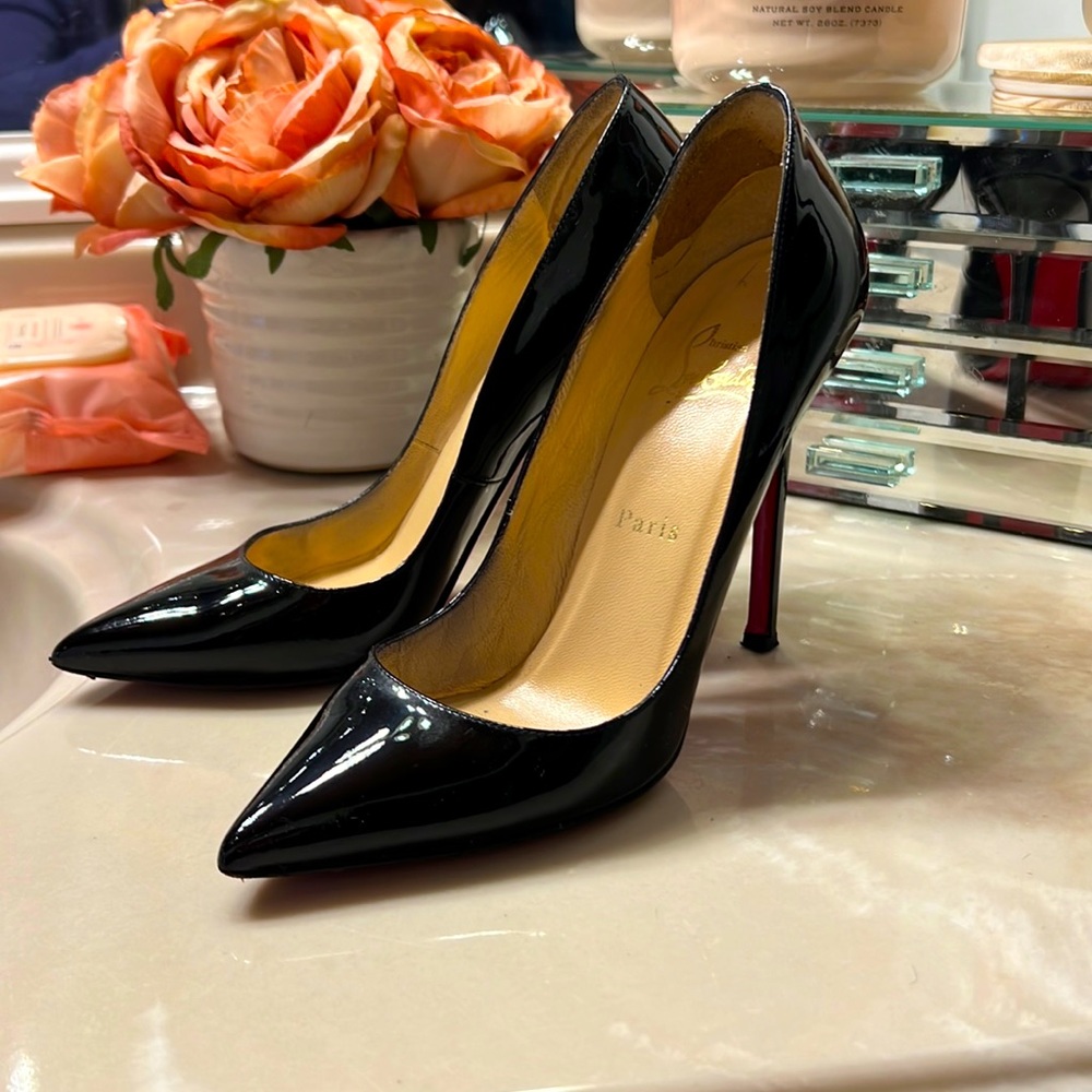 Christian Louboutin So Kate classic red bottom heels size 6.5